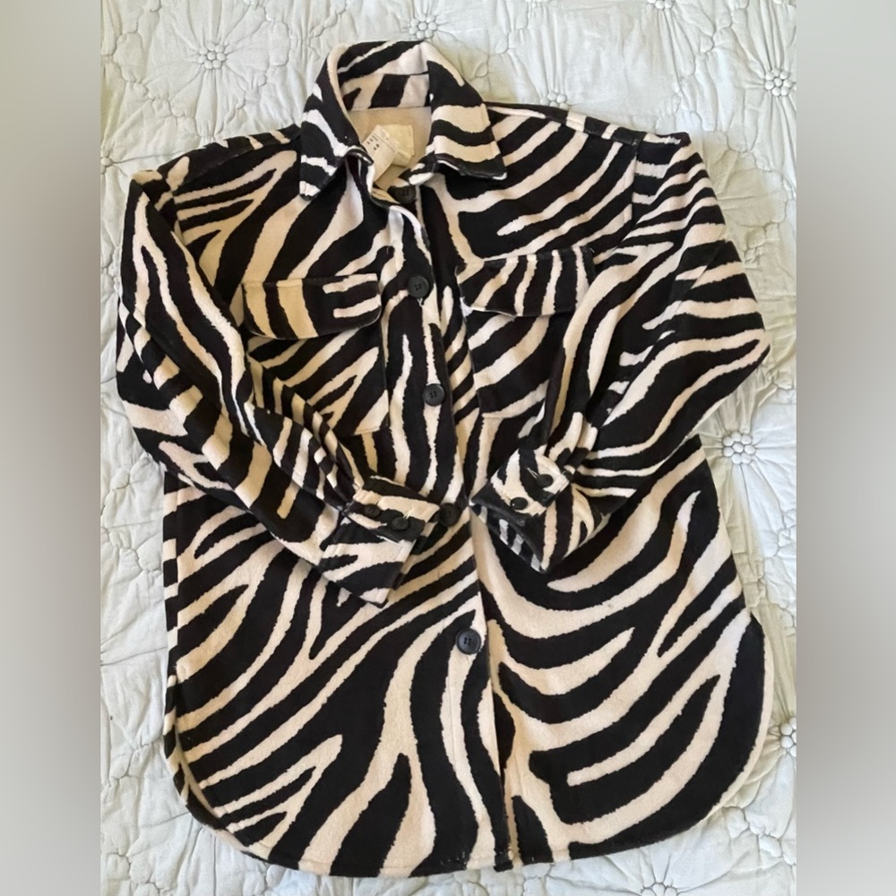Zebra-Print Button-Front Shacket Jacket - Black & White